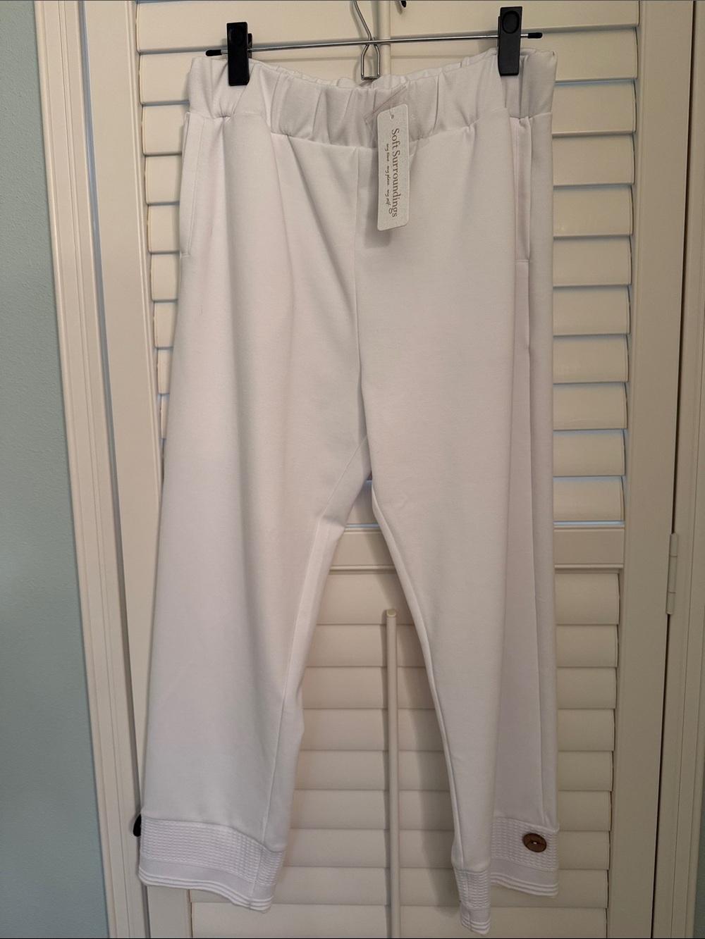 Soft Surroundings White Cropped Pull-On Knit Pants
